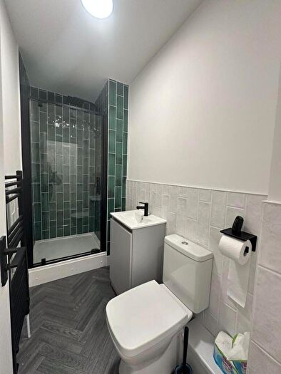 5 Bedroom Detached House To Rent In Beeston Road, Nottingham, NG7