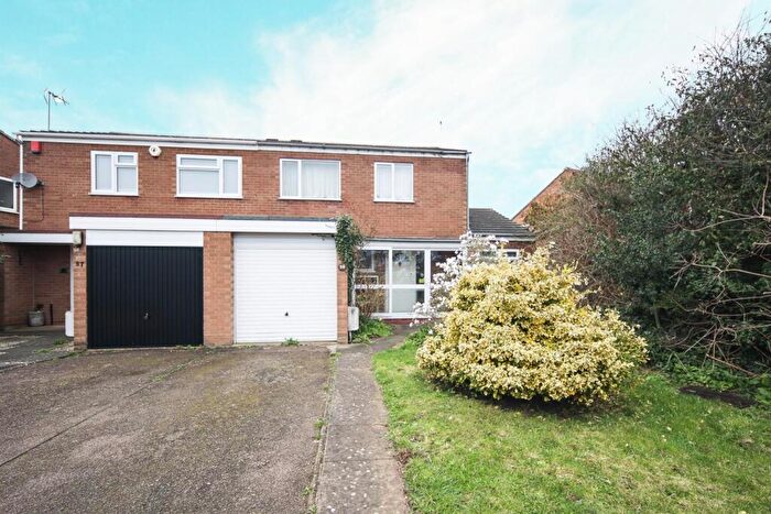 3 Bedroom Semi-Detached House For Sale In Murcott Road East, Whitnash, Royal Leamington Spa, CV31