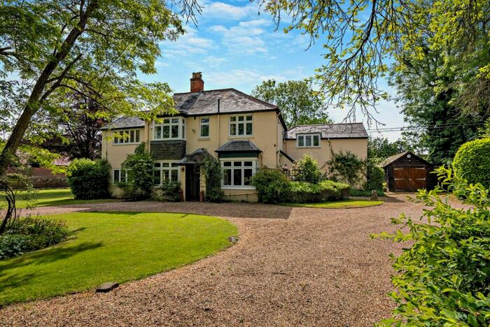 4 Bedroom Detached House For Sale In Tylney Lane, Newnham, Hook, Hampshire, RG27
