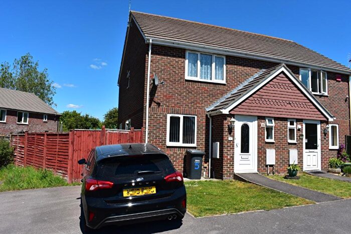 3 Bedroom Semi-Detached House To Rent In Library Gardens, Havant, PO9