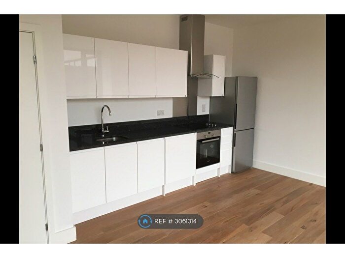 1 Bedroom Flat To Rent In Cornwall House, Slough, SL1
