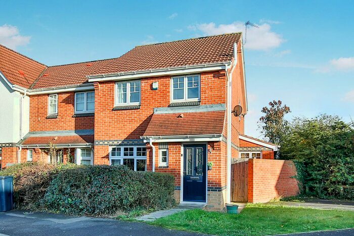 3 Bedroom Semi-Detached House To Rent In Wearhead Drive, Sunderland, SR4