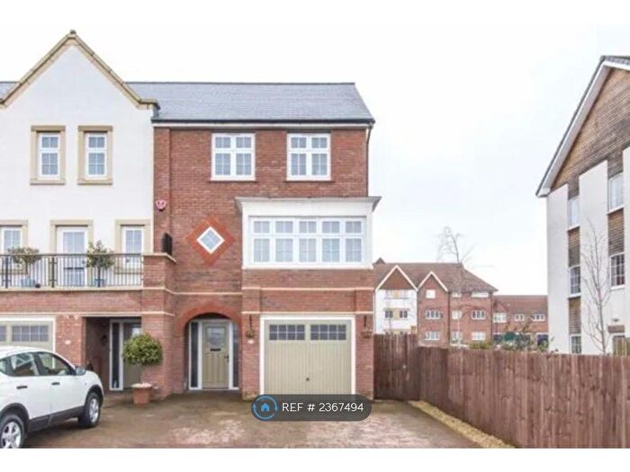 6 Bedroom Semi-Detached House To Rent In Sharples Close, Bristol, BS16