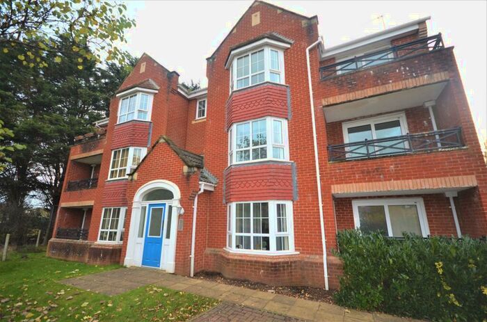 2 Bedroom Flat To Rent In Abbots Way, Kettering, NN15