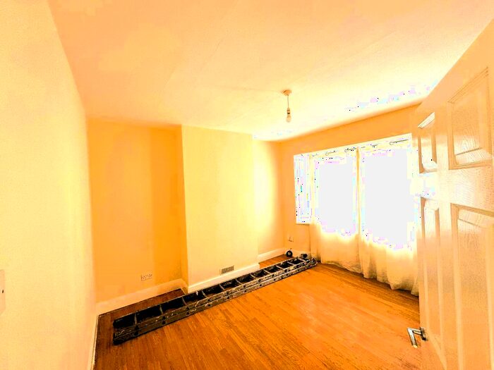 3 Bedroom Terraced House To Rent In Fairfield Road, Ilford, IG1