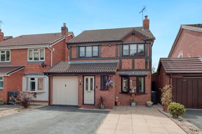 4 Bedroom Detached House For Sale In Ploughmans Walk, Stoke Heath, B60