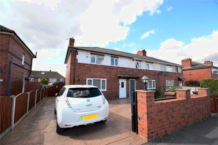 3 Bedroom Terraced House To Rent In The Crescent, Garforth, Leeds, West Yorkshire, LS25