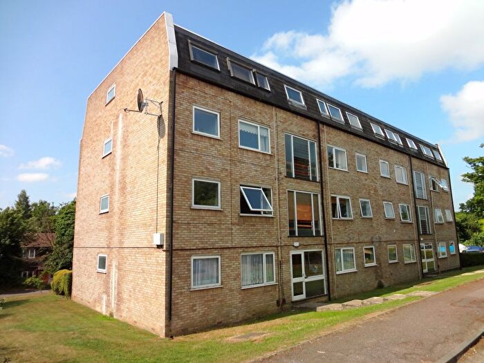 2 Bedroom Flat To Rent In Falcon Court, Ware, SG12