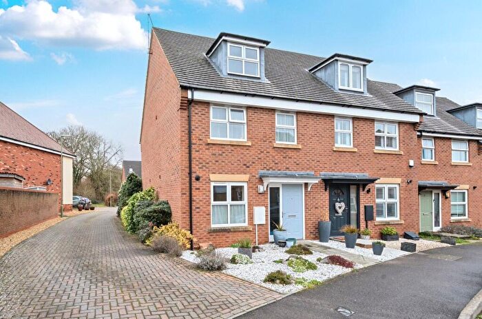 3 Bedroom Town House For Sale In Harebell Road, Andover, SP11