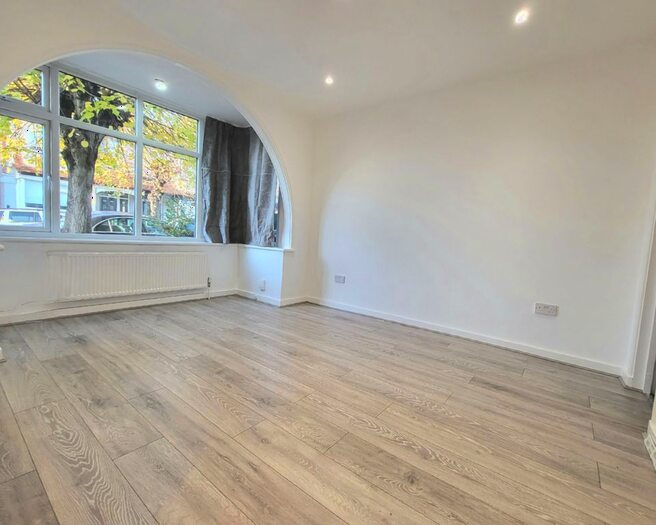2 Bedroom Flat To Rent In Newton Road, Harrow, HA3