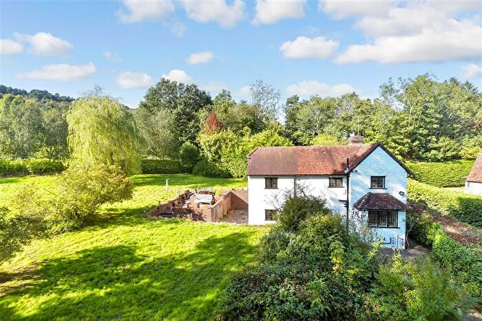 4 Bedroom Detached House For Sale In Peaslake Road, Ewhurst, Cranleigh, Surrey, GU6