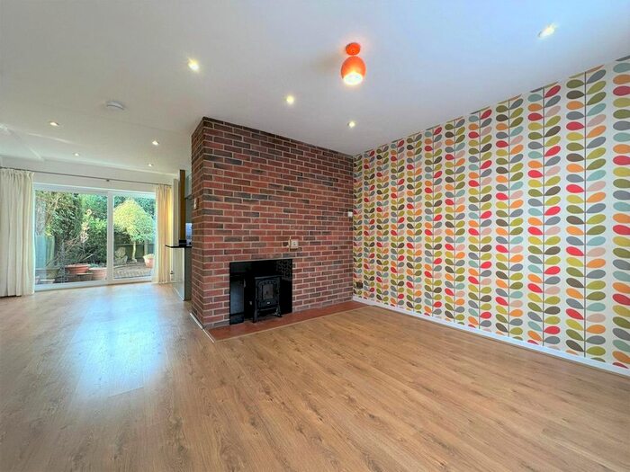 3 Bedroom Terraced House To Rent In Third Cross Road, Twickenham, TW2