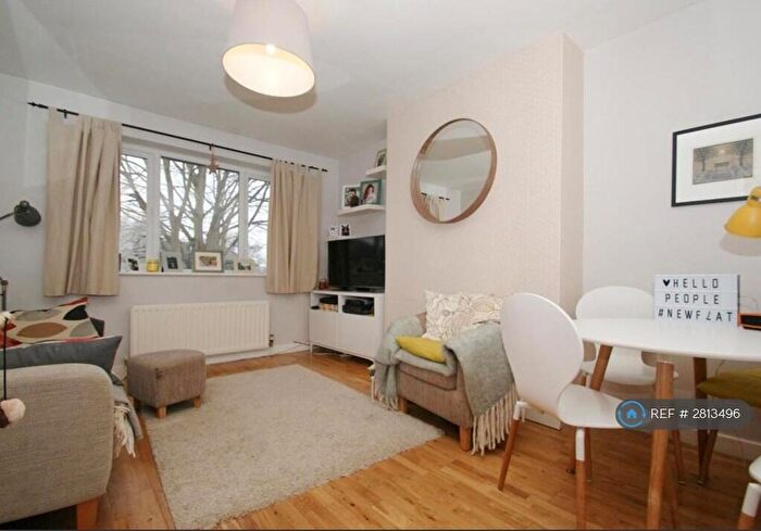 2 Bedroom Flat To Rent In Acacia Road, Leamington Spa, CV32