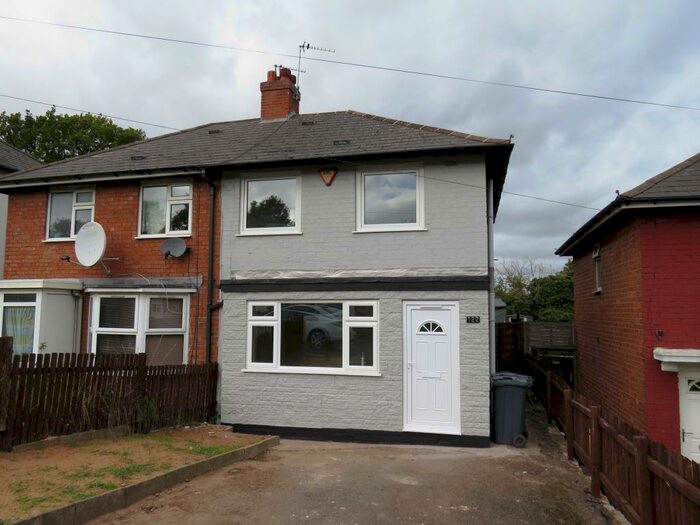 2 Bedroom House To Rent In Borrowdale Road, Northfield, B31