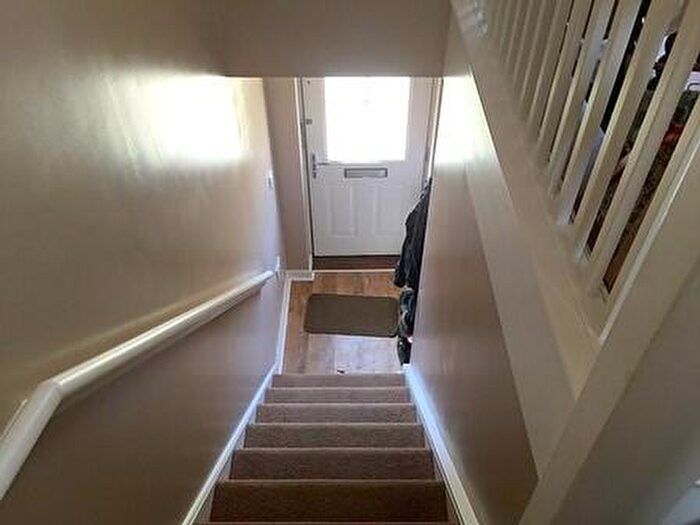 2 Bedroom Apartment To Rent In Westview Close, BN10