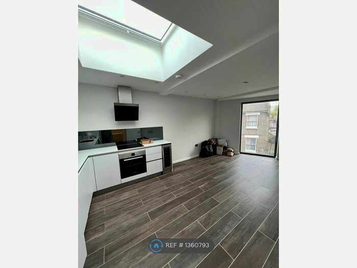 2 Bedroom Flat To Rent In Boundary Lane, London, SE17