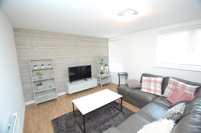 2 Bedroom Flat To Rent In Spencer Court, City Centre, Aberdeen, AB24