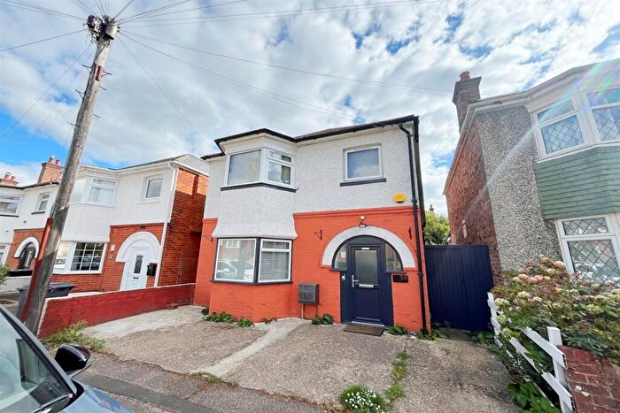3 Bedroom Detached House To Rent In Bournemouth, BH9
