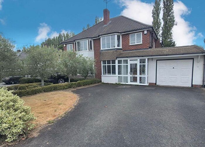 3 Bedroom Semi-Detached House To Rent In Pear Tree Road, Great Barr, Birmingham, B43