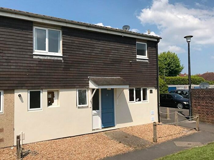 3 Bedroom Semi-Detached House To Rent In Lapwing Close, Gosport, Hampshire, PO12