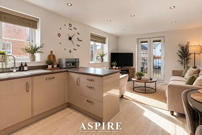 2 Bedroom Flat For Sale In Warwick Crescent, Basildon, SS15