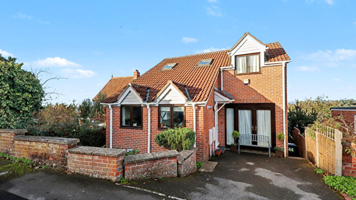 4 Bedroom Detached House For Sale In Hill Head Close, Glastonbury, Somerset, BA6