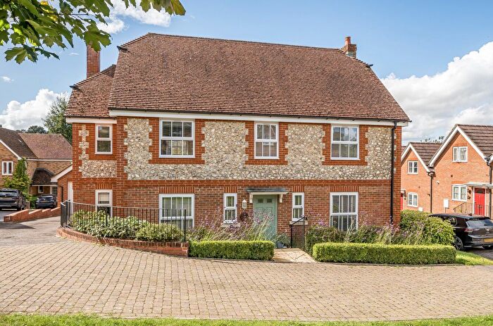 4 Bedroom Detached House For Sale In Shirnall Meadow, Lower Farringdon, Alton, Hampshire, GU34