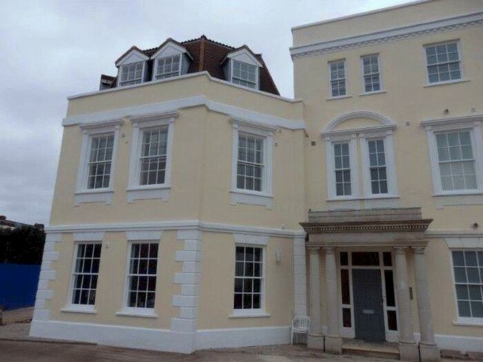 2 Bedroom Flat To Rent In Church Street, Epsom, KT17