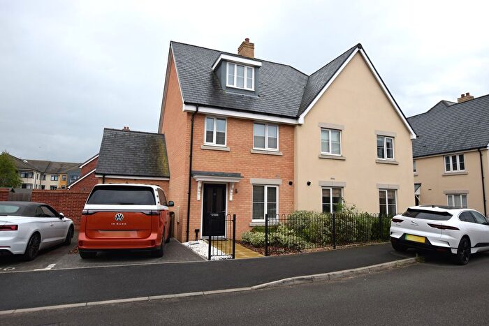 3 Bedroom Town House To Rent In Parry Rise, Biggleswade, SG18