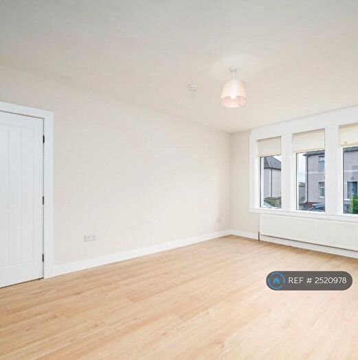 2 Bedroom Flat To Rent In Bruce Street, Dundee, DD3
