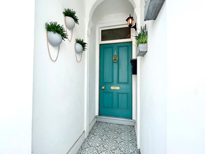 4 Bedroom Town House To Rent In Monkton Street, Ryde, PO33