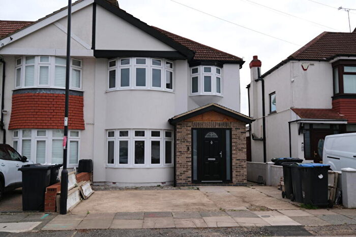 3 Bedroom Semi Detached House To Rent In Beckenham Gardens, London, N9
