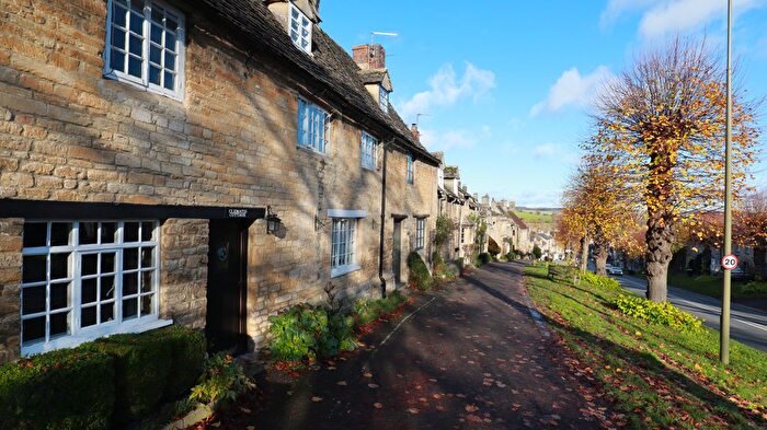 2 Bedroom Cottage To Rent In The Hill, Burford, Oxfordshire, OX18