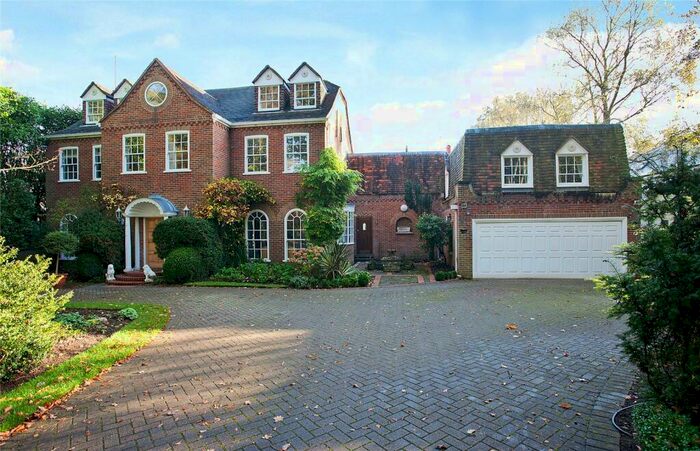 5 Bedroom Detached House To Rent In Chargate Close, Burwood Park, Walton-On-Thames, Surrey, KT12