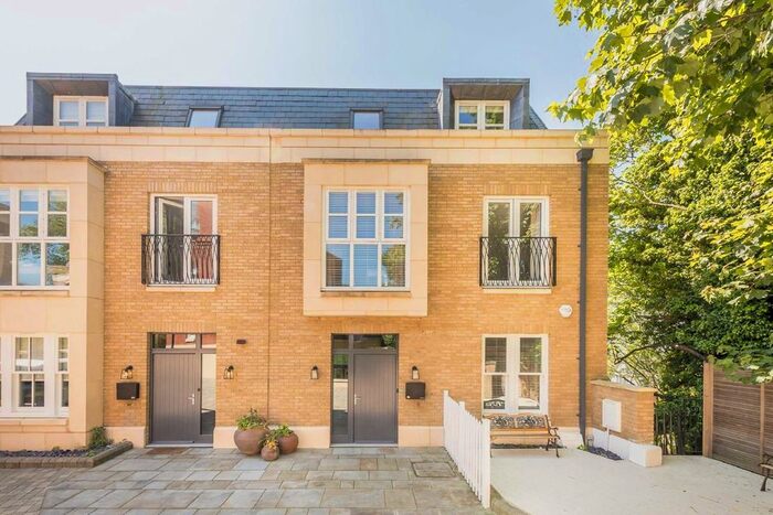 5 Bedroom Semi-Detached House To Rent In The Drive, London, SW20