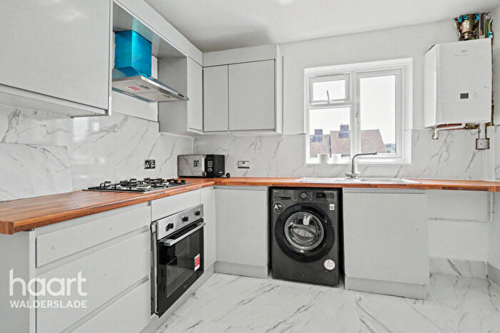3 Bedroom Semi Detached House To Rent In Wayfield Road, Chatham, ME5