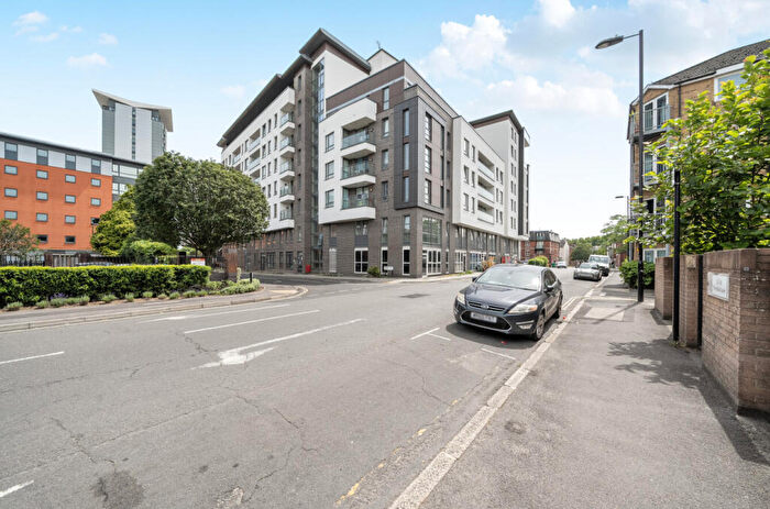 2 Bedroom Property For Sale In College Street, Southampton, Hampshire, SO14