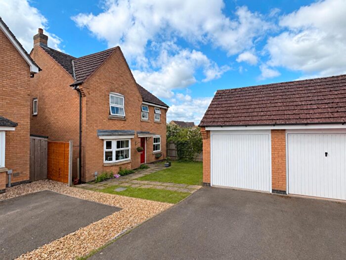 4 Bedroom Detached House For Sale In Brooks Close, Wootton Fields, Northampton, NN4