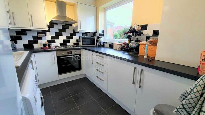 3 Bedroom Flat To Rent In Sidmouth Grange Close, Earley, RG6