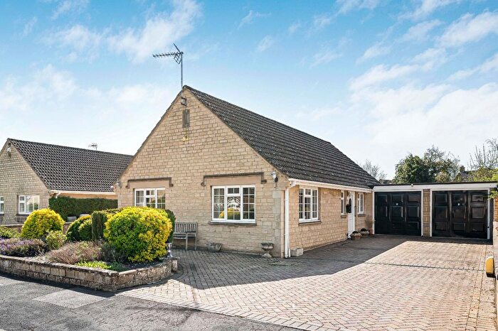 3 Bedroom Bungalow For Sale In Briary Road, Lechlade, Gloucestershire, GL7