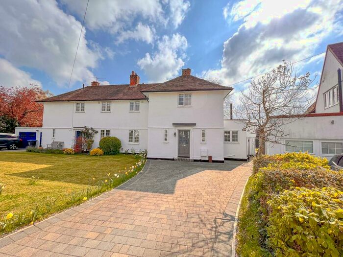 5 Bedroom House To Rent In Dellcott Close, Welwyn Garden City, AL8