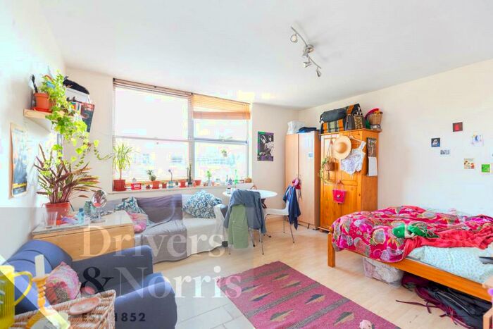 3 Bedroom Apartment To Rent In Camden Road, Camden, London, NW1