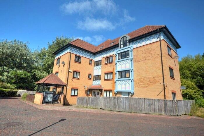 2 Bedroom Maisonette To Rent In Horsley Court, Newcastle Upon Tyne, NE3