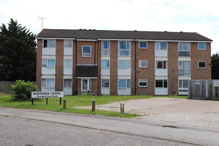 1 Bedroom Flat For Sale In Wisteria Lodge, Lupin Drive, Chelmsford, Essex, CM1
