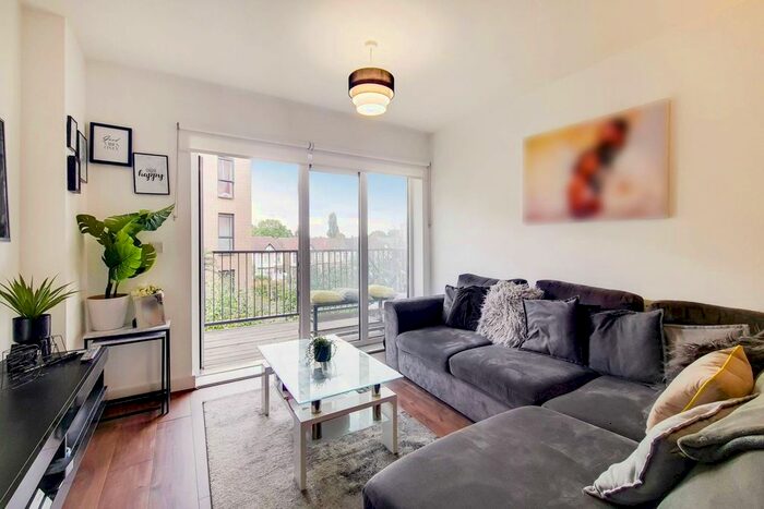 1 Bedroom Flat To Rent In Gants Hill, Ilford, IG2