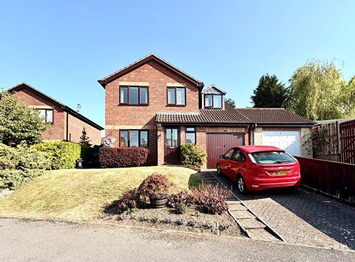 4 Bedroom Detached House For Sale In Wenhill Heights, Calne, SN11