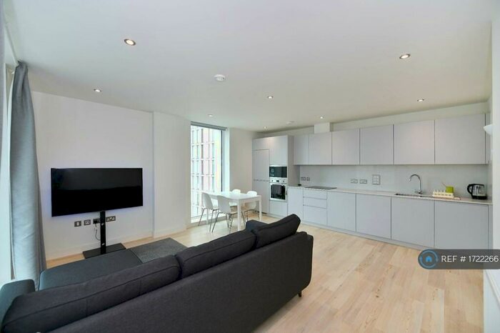 2 Bedroom Flat To Rent In Atelier Point, London, E15