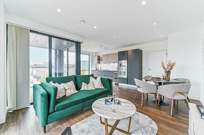 2 Bedroom Flat To Rent In Grafton Quarter, Croydon, CR0