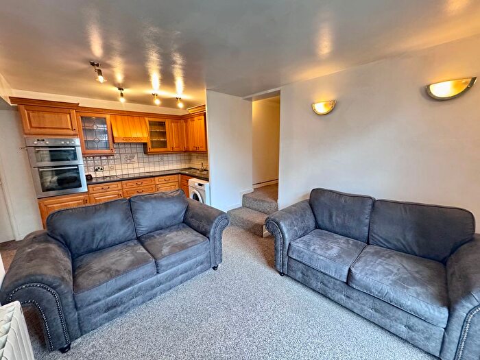 2 Bedroom Property To Rent In Lenton Road, Nottingham, NG7