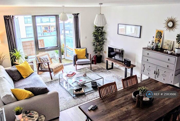 2 Bedroom Flat To Rent In Vickery's Wharf, London, E14